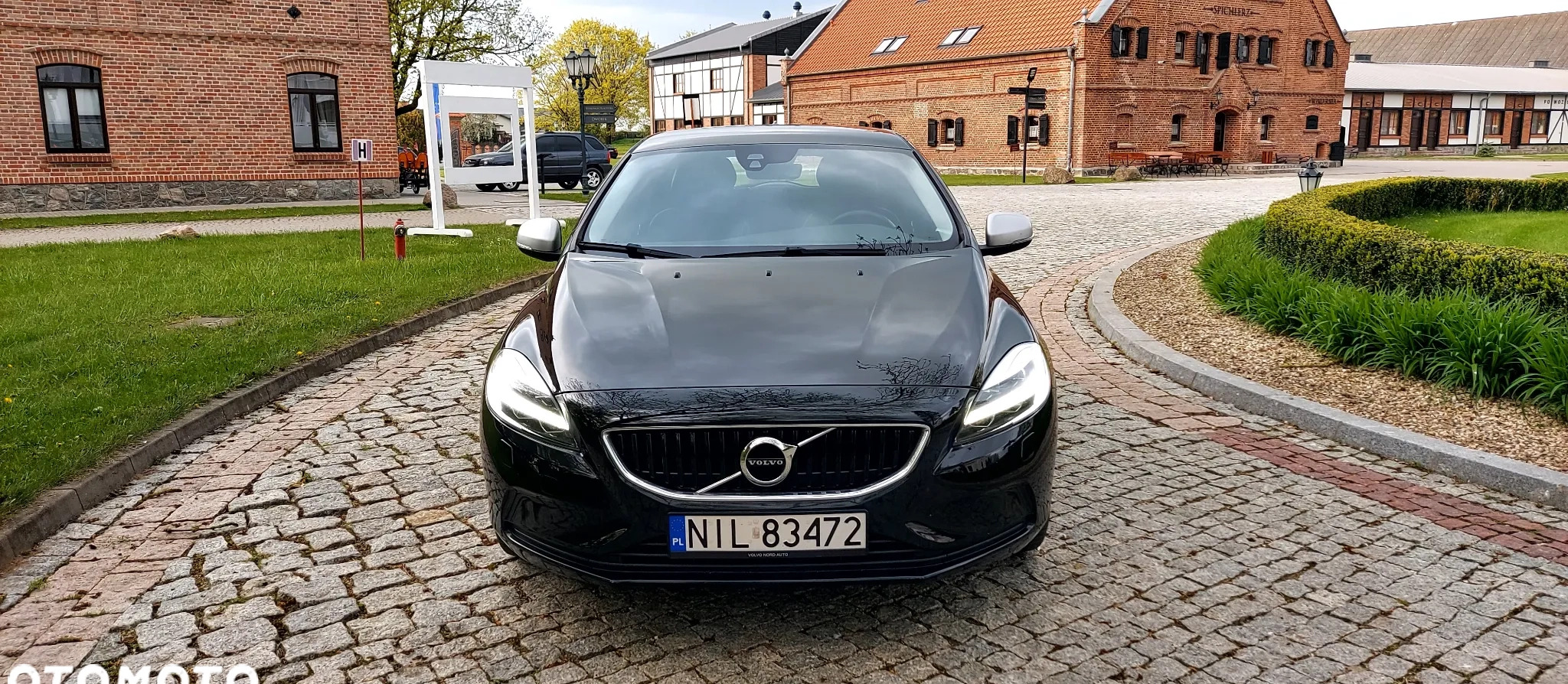 Volvo V40 cena 57300 przebieg: 153000, rok produkcji 2017 z Lubawa małe 67